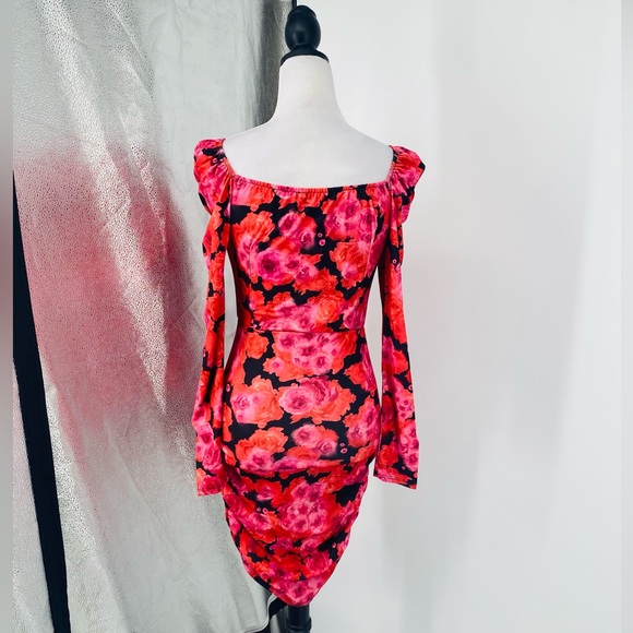 Black Floral Print Long Sleeve Square Neck Ruched Bodycon Mini Dress - Picture 12 of 15